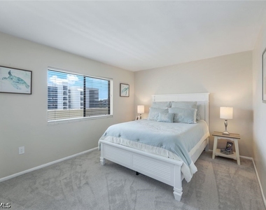10475 Gulfshore Drive - Photo Thumbnail 11