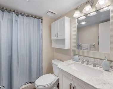 10475 Gulfshore Drive - Photo Thumbnail 12