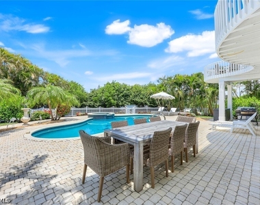 203 San Mateo Drive - Photo Thumbnail 25