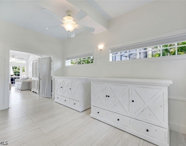 203 San Mateo Drive - Photo Thumbnail 20