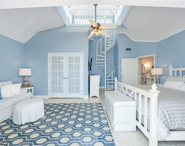 203 San Mateo Drive - Photo Thumbnail 9
