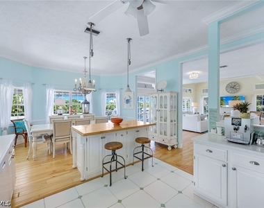 203 San Mateo Drive - Photo Thumbnail 6