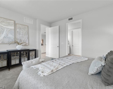 4676 Arboretum Circle - Photo Thumbnail 14