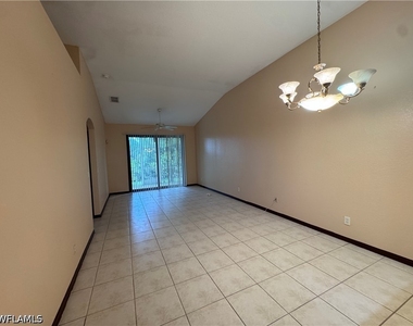 7675 Meadow Lakes Dr - Photo Thumbnail 6