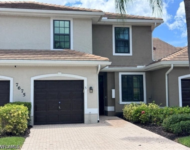 7675 Meadow Lakes Dr - Photo Thumbnail 1