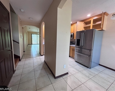 7675 Meadow Lakes Dr - Photo Thumbnail 4