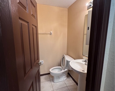7675 Meadow Lakes Dr - Photo Thumbnail 9