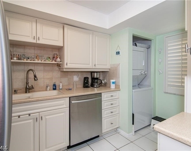 1400 Pompei Lane - Photo Thumbnail 12