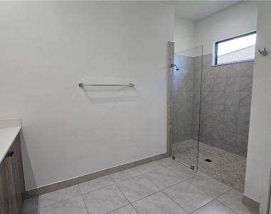 4881 Gambero Way - Photo Thumbnail 15