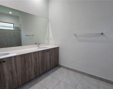 4881 Gambero Way - Photo Thumbnail 14