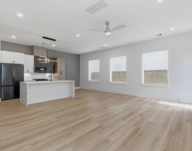 6337 Wheatley Street - Photo Thumbnail 3