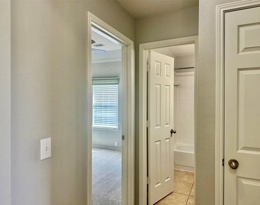 30318 Mesa Valley Drive - Photo Thumbnail 2