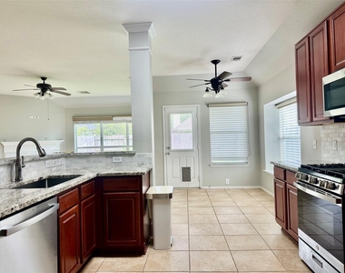 30318 Mesa Valley Drive - Photo Thumbnail 6