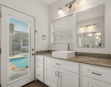 14207 Woodville Gardens Drive - Photo Thumbnail 10