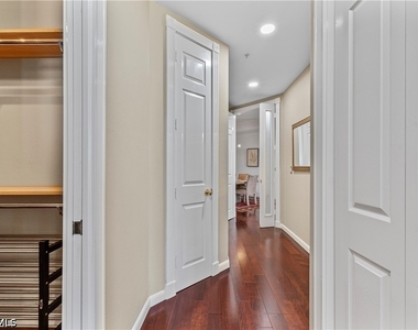 1845 Les Chateaux Boulevard - Photo Thumbnail 5