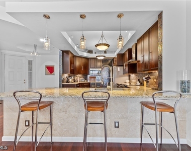 1845 Les Chateaux Boulevard - Photo Thumbnail 15