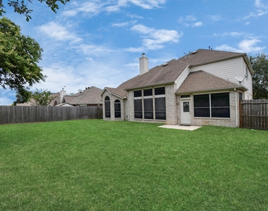 19907 Glen Lake Drive - Photo Thumbnail 3