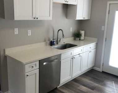 7434 W Lambuth Lane - Photo Thumbnail 10