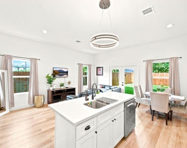 9240 Culver Street - Photo Thumbnail 7