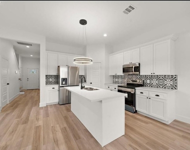 9240 Culver Street - Photo Thumbnail 6