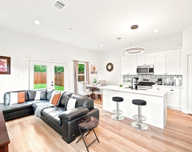 9240 Culver Street - Photo Thumbnail 5