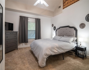 606 W Drew Street - Photo Thumbnail 10