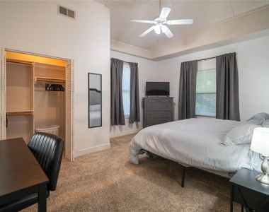 606 W Drew Street - Photo Thumbnail 9