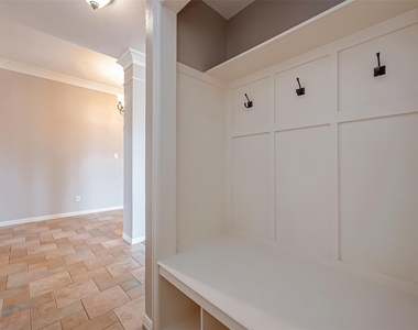 7214 Glenwick Court - Photo Thumbnail 28