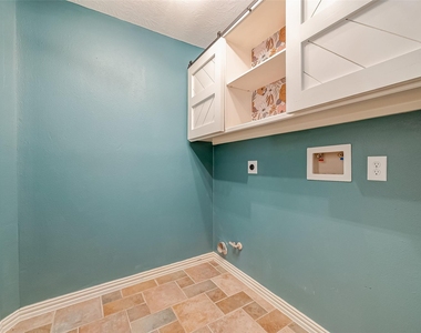 7214 Glenwick Court - Photo Thumbnail 31