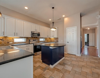 7214 Glenwick Court - Photo Thumbnail 20