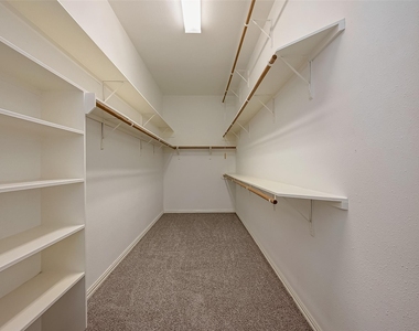 7214 Glenwick Court - Photo Thumbnail 42