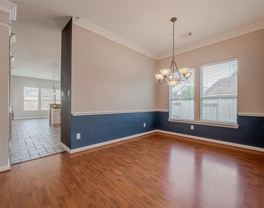 7214 Glenwick Court - Photo Thumbnail 9