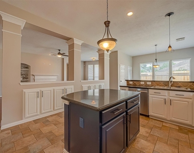 7214 Glenwick Court - Photo Thumbnail 5