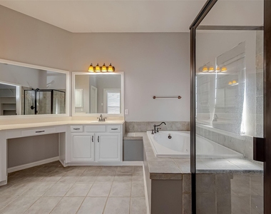 7214 Glenwick Court - Photo Thumbnail 40