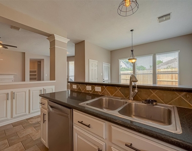 7214 Glenwick Court - Photo Thumbnail 16