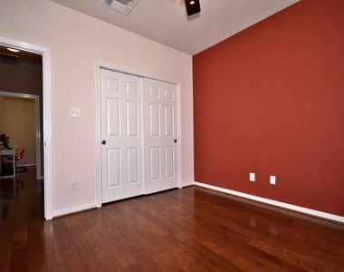 21114 Albany Park Lane - Photo Thumbnail 20