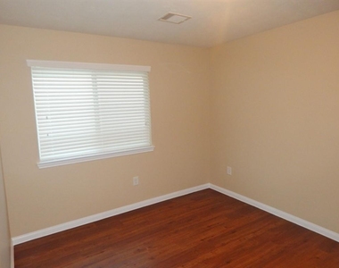 847 Darbydale Crossing Lane - Photo Thumbnail 11