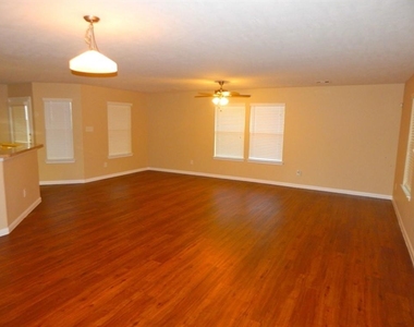 847 Darbydale Crossing Lane - Photo Thumbnail 6