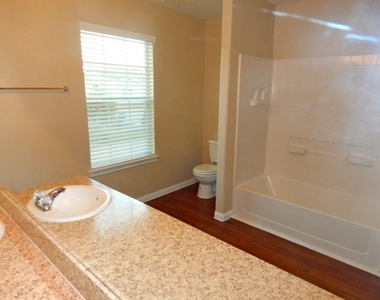 847 Darbydale Crossing Lane - Photo Thumbnail 8