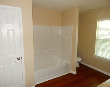 847 Darbydale Crossing Lane - Photo Thumbnail 9