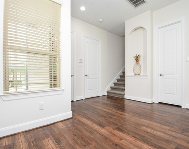 71 Aventura Place - Photo Thumbnail 5
