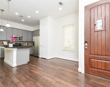 71 Aventura Place - Photo Thumbnail 4
