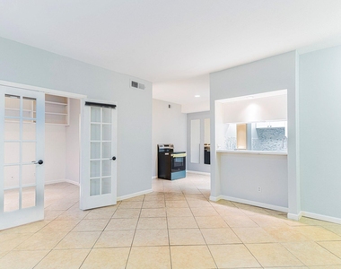 1818 Augusta Drive - Photo Thumbnail 5