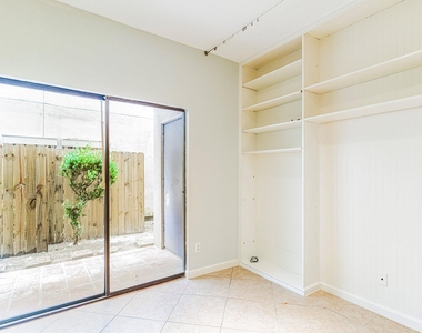 1818 Augusta Drive - Photo Thumbnail 4