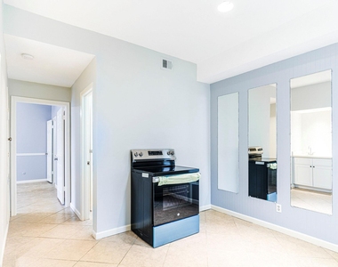 1818 Augusta Drive - Photo Thumbnail 12