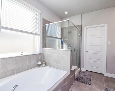 4218 Rocky Plains Lane - Photo Thumbnail 17