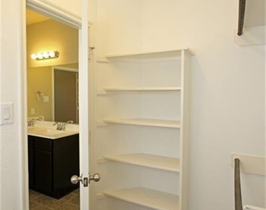 8902 Finnery - Photo Thumbnail 18