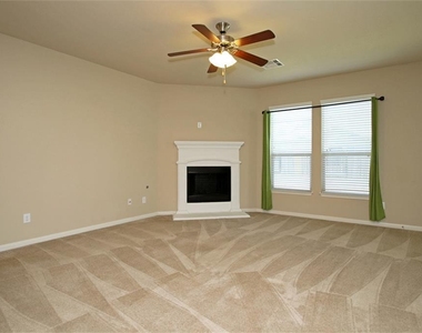 8902 Finnery - Photo Thumbnail 5