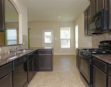 8902 Finnery - Photo Thumbnail 11
