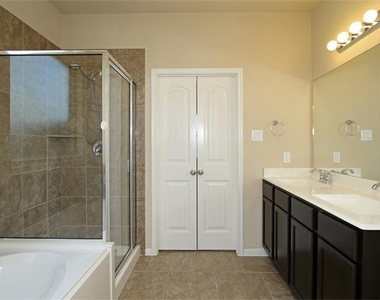 8902 Finnery - Photo Thumbnail 15
